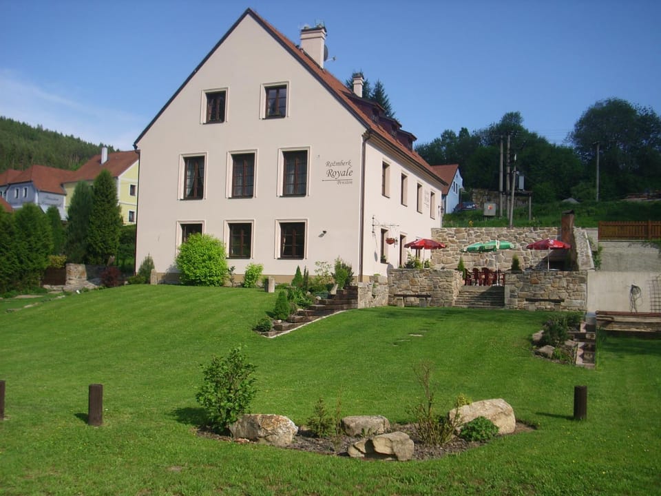 Facade/entrance, Garden