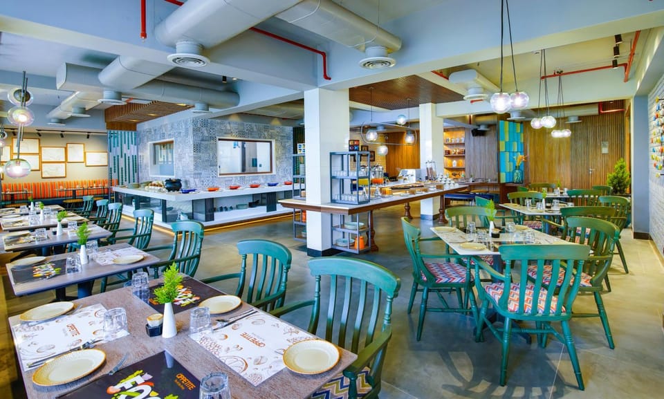 Restaurant/places to eat, Dining area, Breakfast