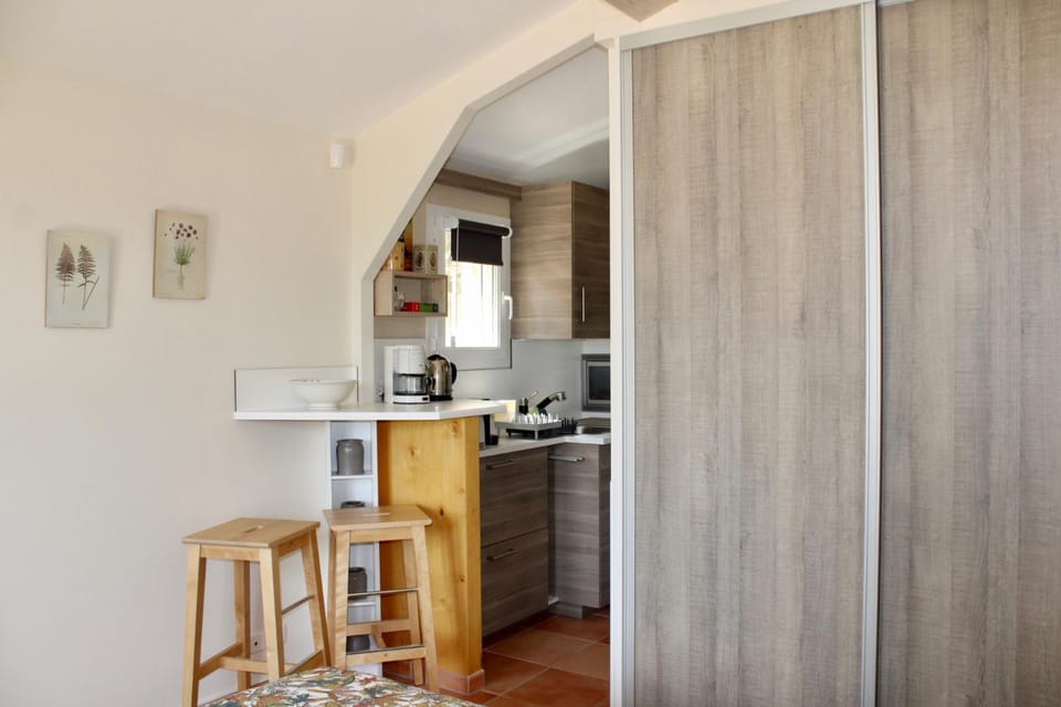 Kitchen or kitchenette, wardrobe