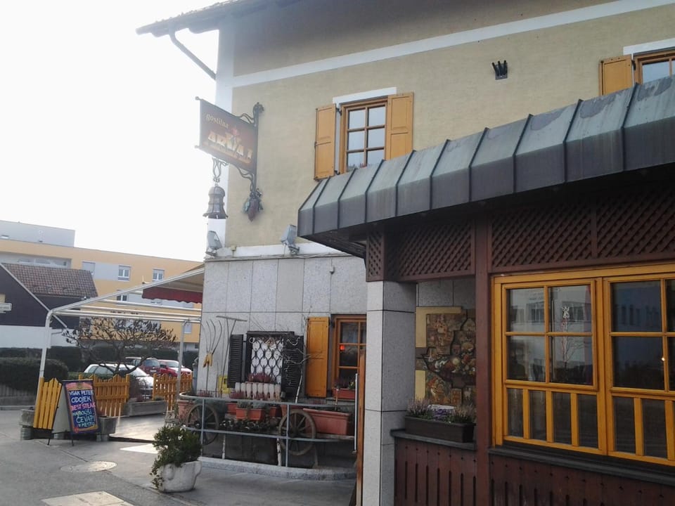 Property building, Facade/entrance