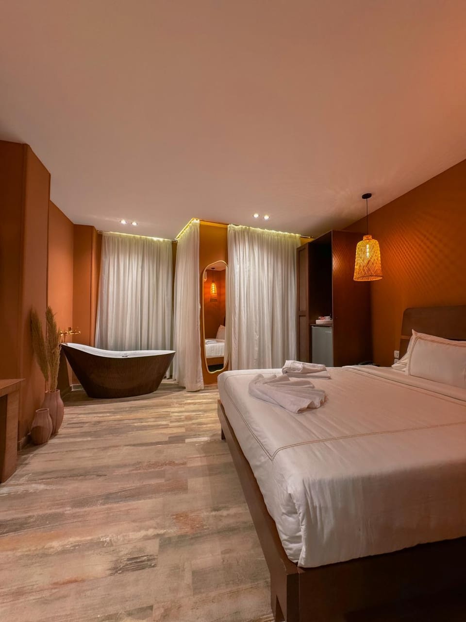 Bed, Photo of the whole room, Bedroom, towels