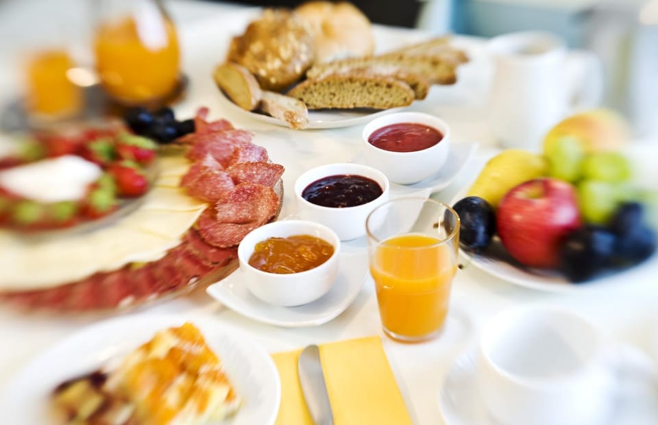 Restaurant/places to eat, Buffet breakfast