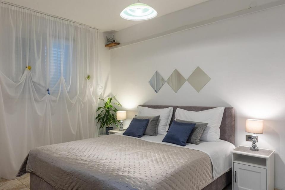 Charming view old town ap, with free parking Apartment in Dubrovnik