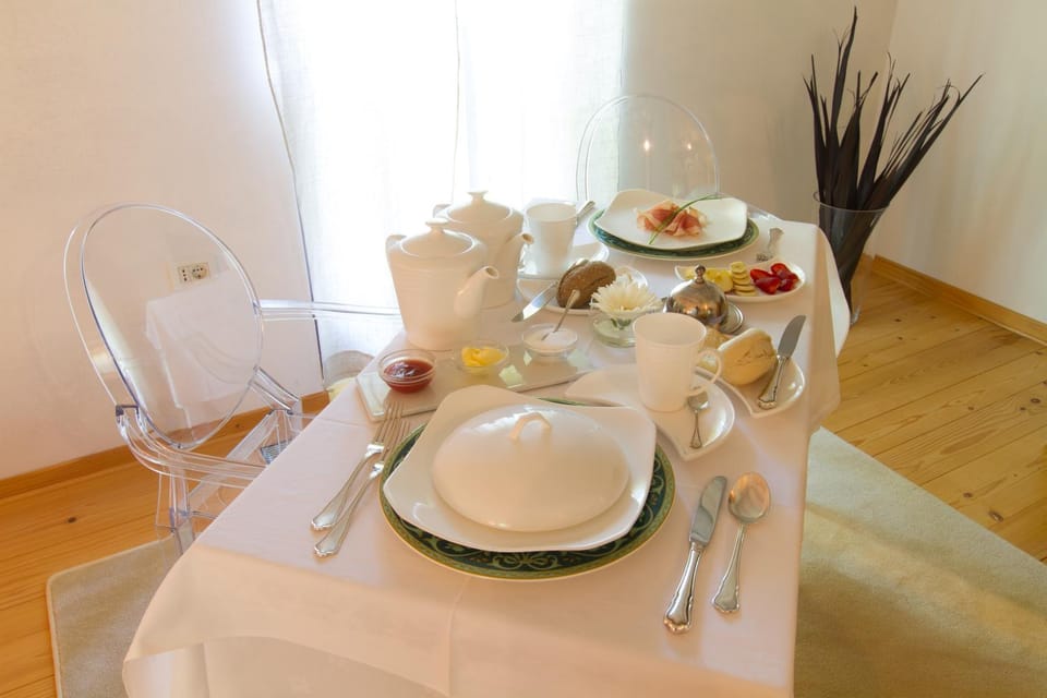 Dining area, Food, Breakfast