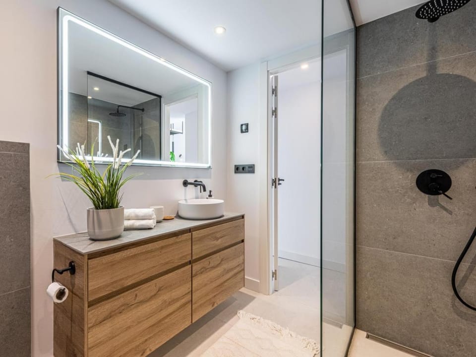 Shower, Bathroom