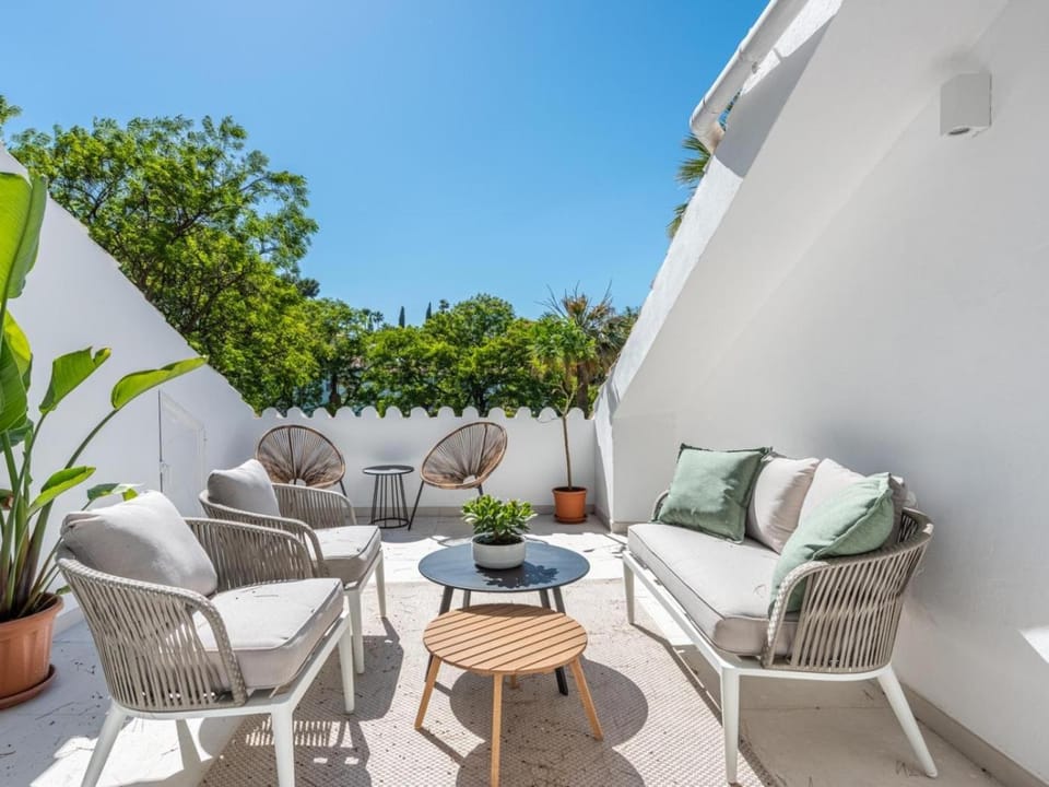 Garden, View (from property/room), Balcony/Terrace, Seating area, Dining area, Garden view