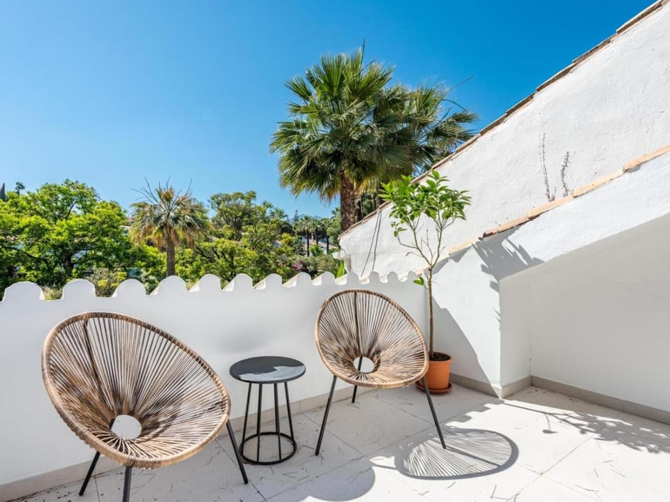 View (from property/room), Balcony/Terrace, Seating area