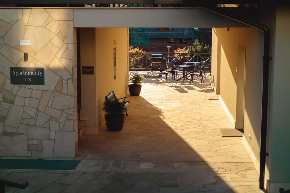 Property building, Patio, Facade/entrance