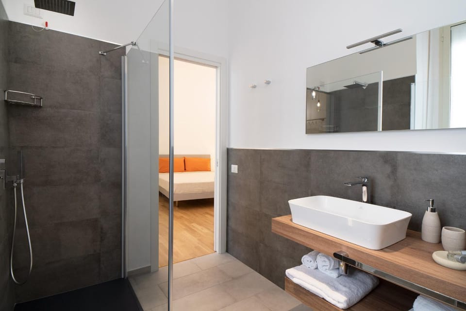 Shower, Bathroom, towels