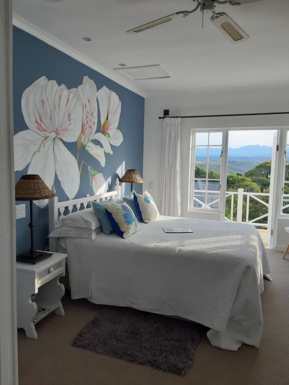 Bedroom, Mountain view, Sea view