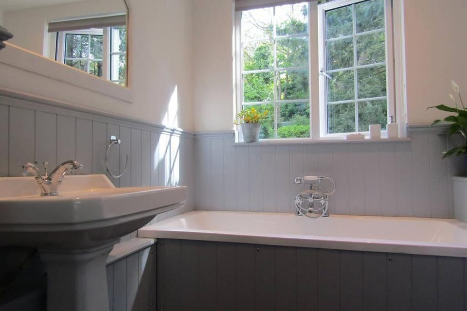 Lovely Spacious Cottage Near The Coast House in England