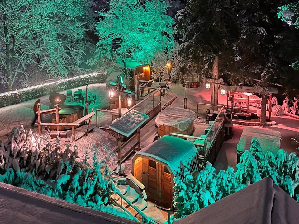 Patio, Night, Natural landscape, Activities, Winter, Hot Tub, Sauna, Steam room, Spa and wellness centre/facilities, Other, Garden view, Area and facilities, Open Air Bath, VIP