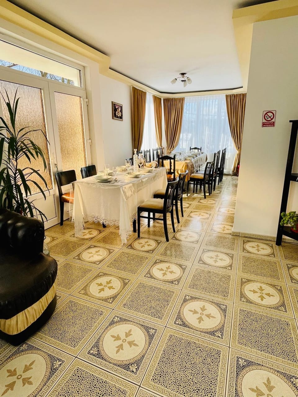 Pensiunea Dragoș Vodă Breb Bed and Breakfast in Romania