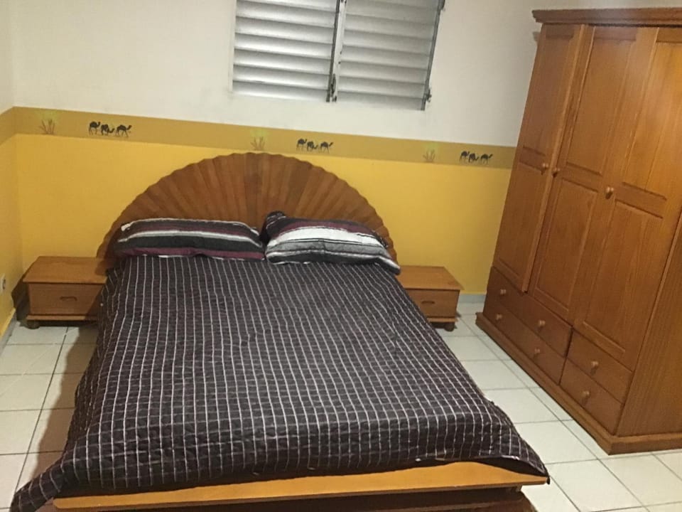 Bed, Photo of the whole room, wardrobe