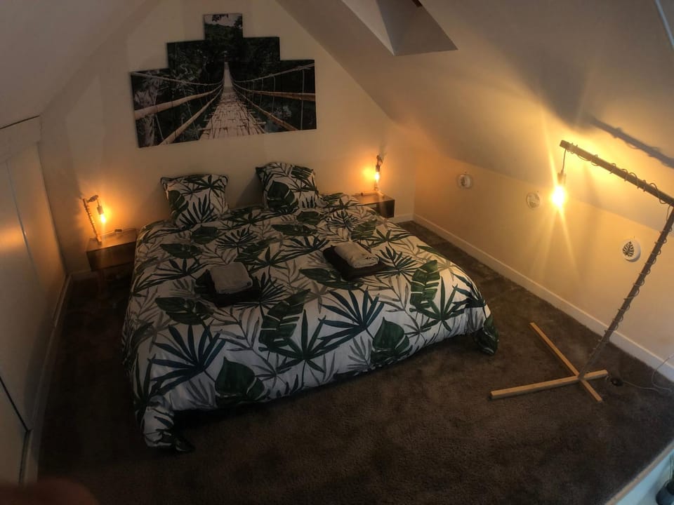 Bed, Bedroom