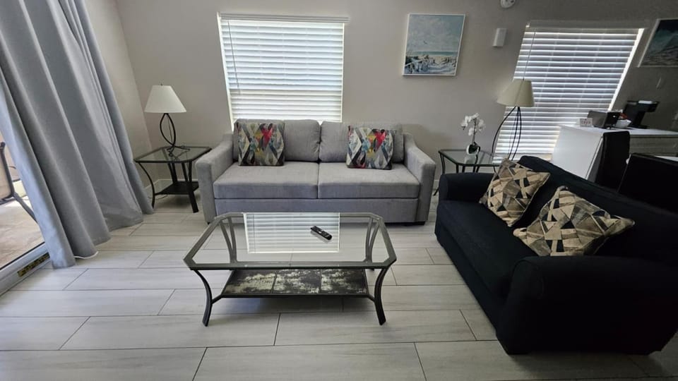 Beach Front One Bedroom Condo Paradise. Ground Floor. Apartment in Longboat Key