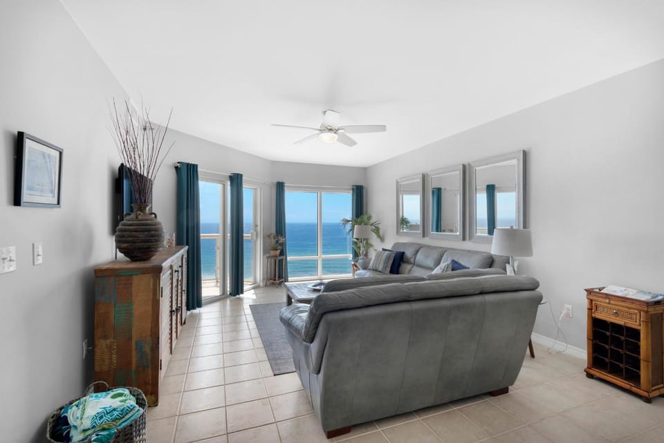 Emerald Isle unit 1206 Apartment in Pensacola Beach