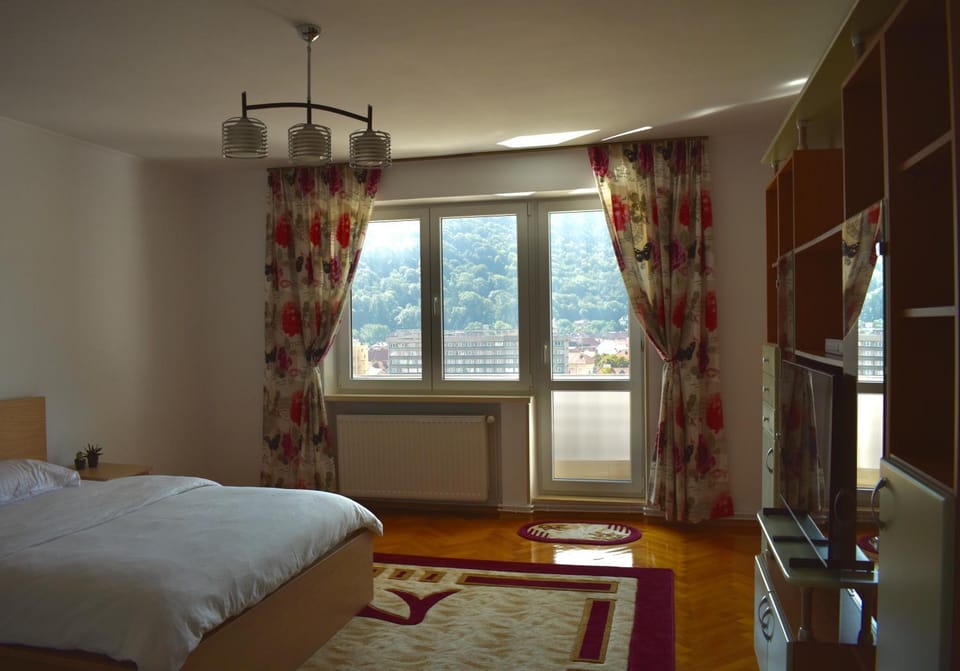 Bed, View (from property/room), Bedroom, City view, Sunrise