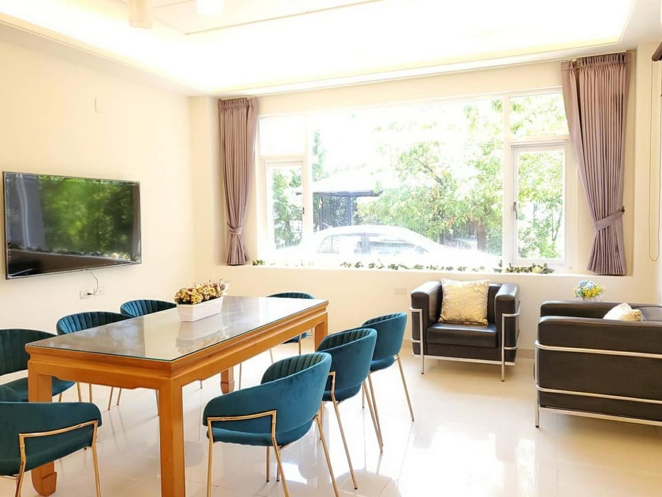 Seating area