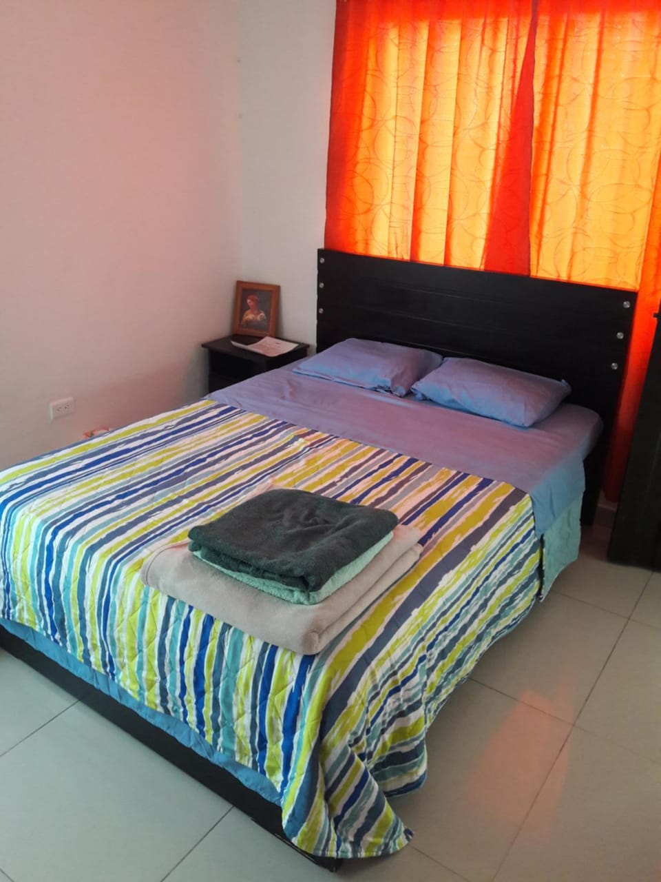 Photo of the whole room, Bedroom