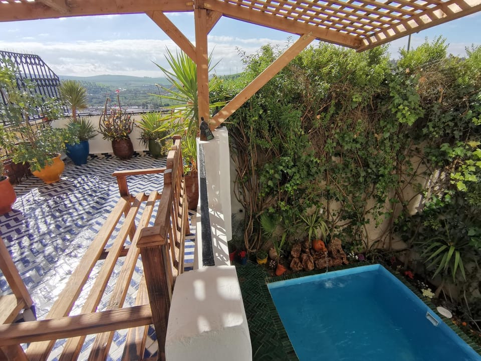 Patio, Spring, Day, Natural landscape, View (from property/room), Balcony/Terrace, Kitchen or kitchenette, Living room, Garden view, Mountain view, Pool view, Swimming pool, kitchen