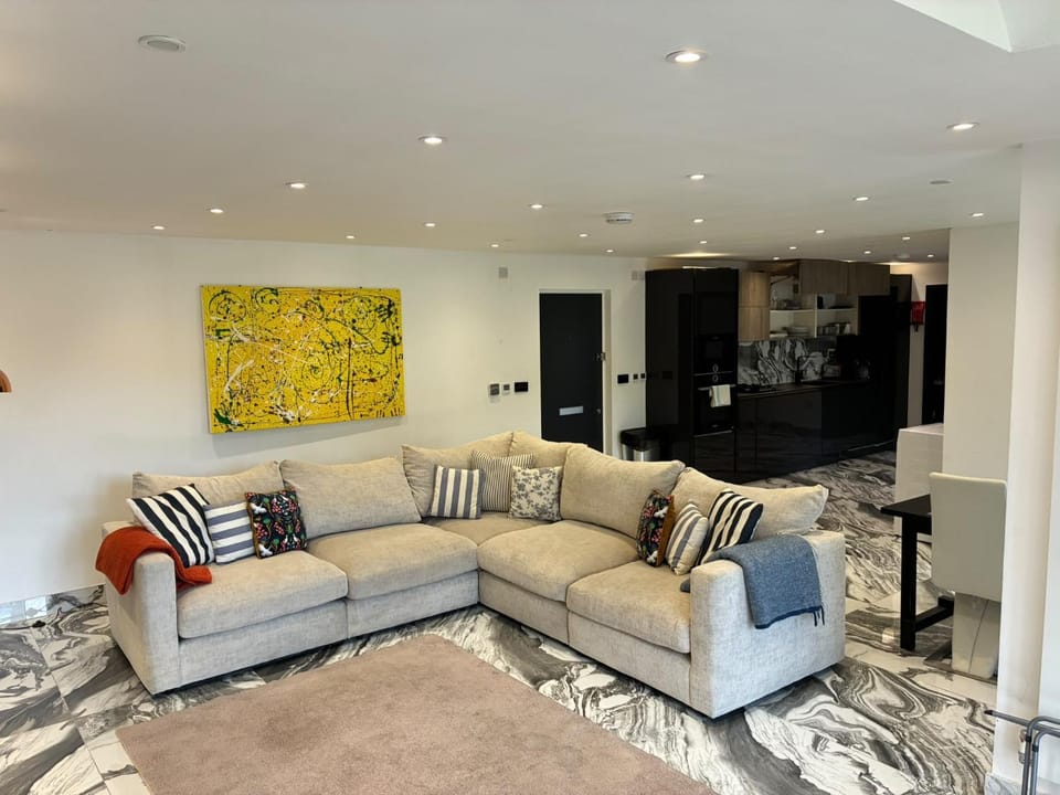 Communal lounge/ TV room, Living room