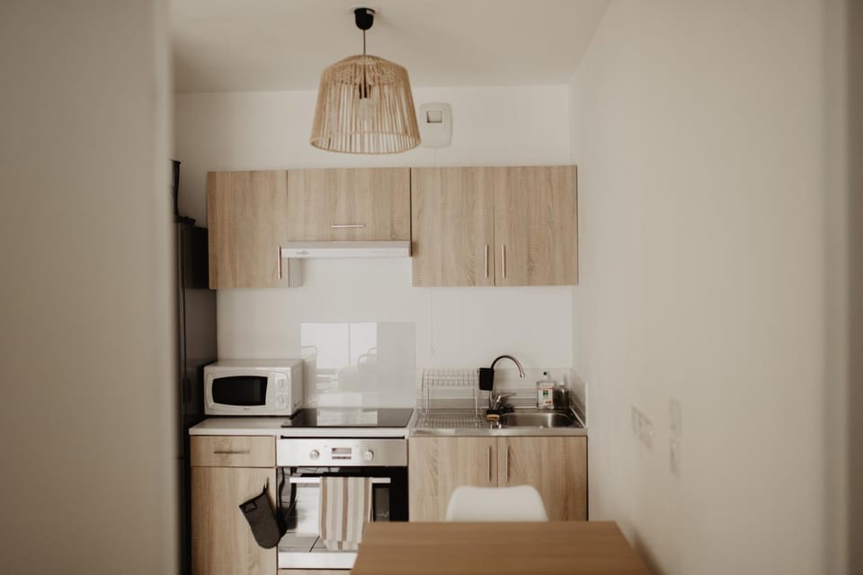 Dining area, minibar, pet friendly, stove, kitchen