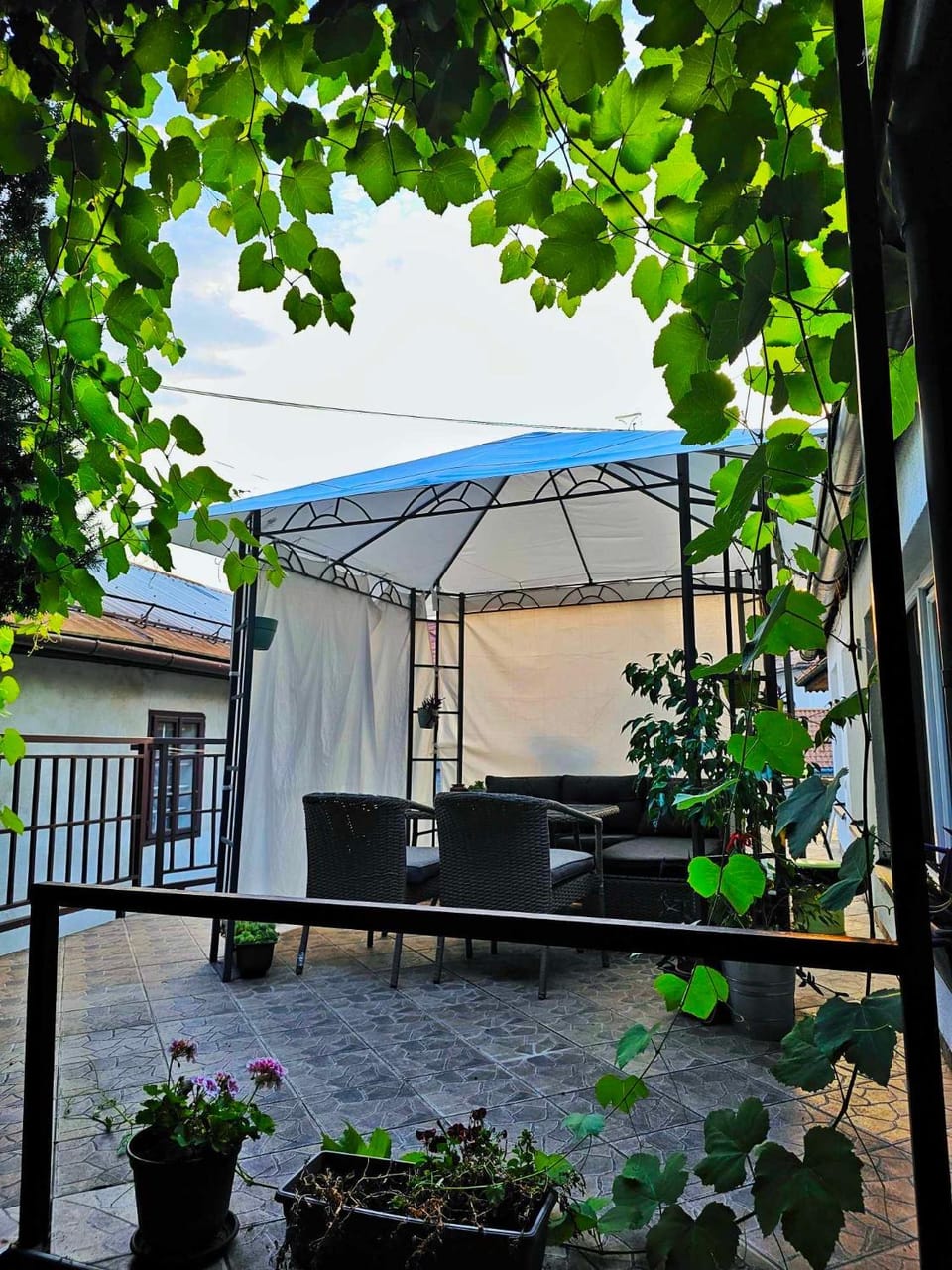 Patio, Day, Balcony/Terrace