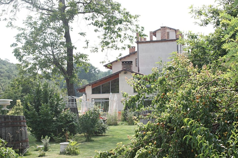 Il Baco Da Seta Farm Stay in Piedmont