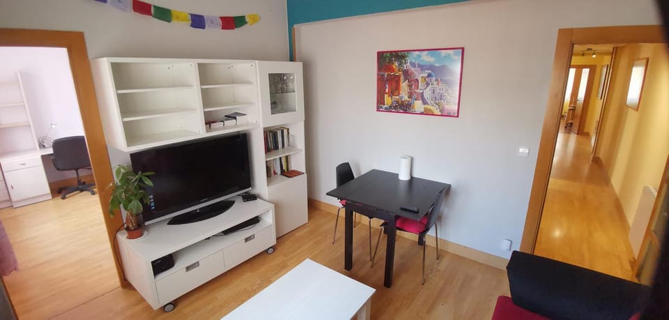 Communal lounge/ TV room, Living room, Dining area