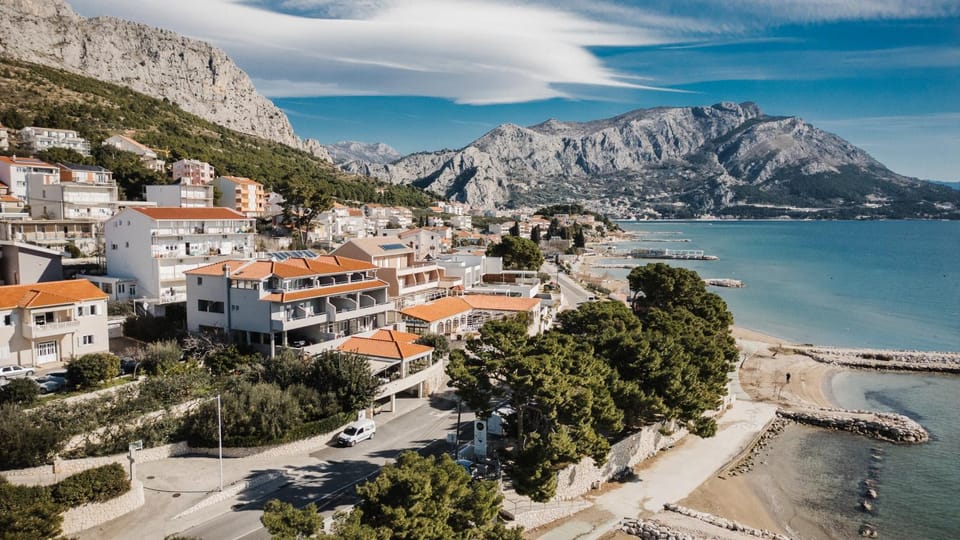Rogač Rooms & Restaurant Bed and Breakfast in Split-Dalmatia County