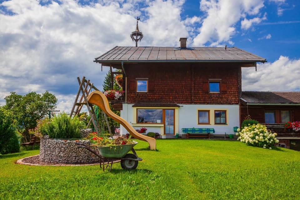 Property building, Communal lounge/ TV room, Spring, Day, Natural landscape, Children play ground, Garden, Garden view