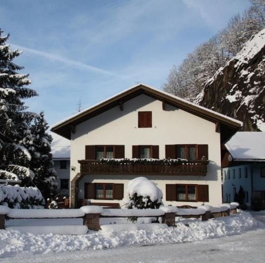 Property building, Day, Natural landscape, Winter, Mountain view