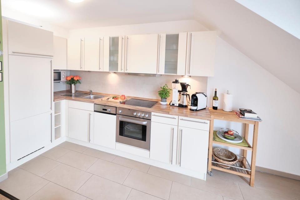 Kitchen or kitchenette, kitchen