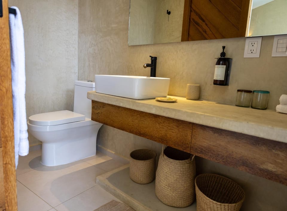 Toilet, Bathroom, towels