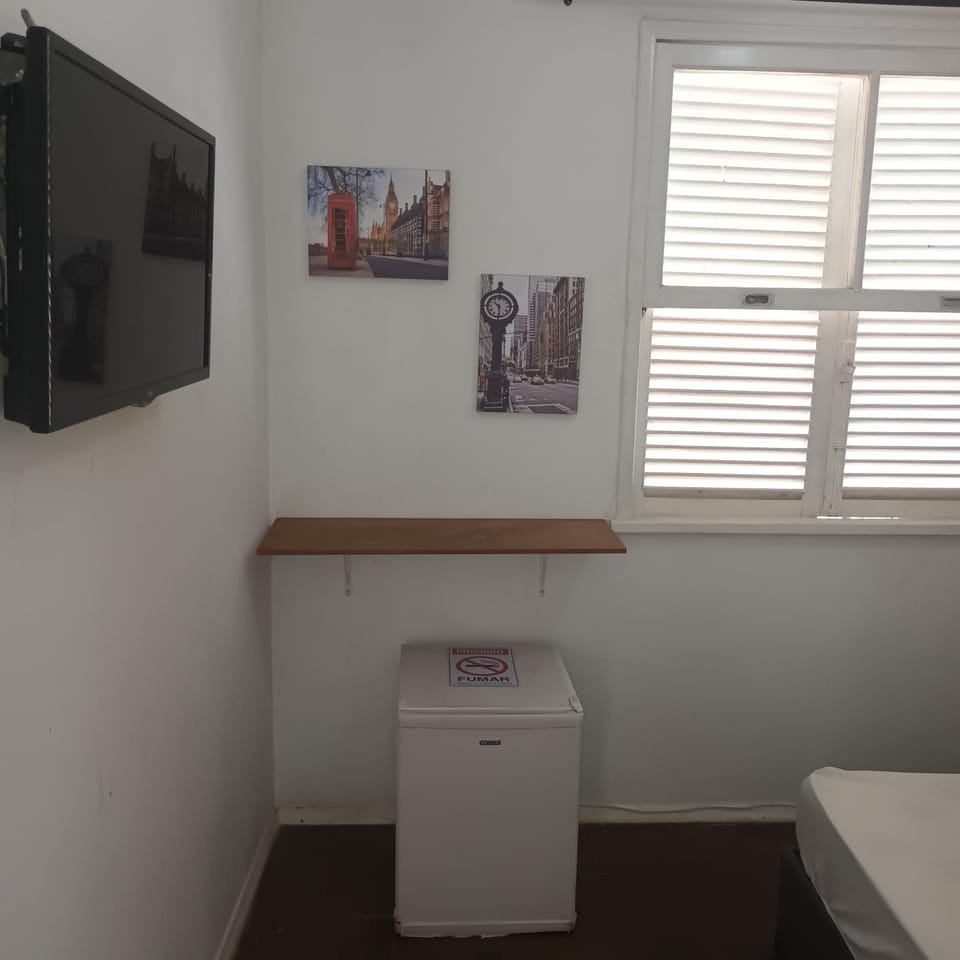 Pousada Marduk Todas as Suítes com banheiro privativo Excelente localização Hostel in State of Rio de Janeiro