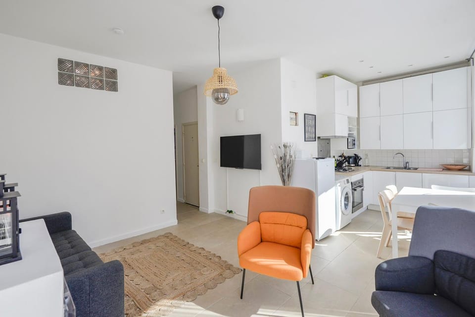 Chic And Modern Apt 5 Min From The Beach Apartment in Marseille