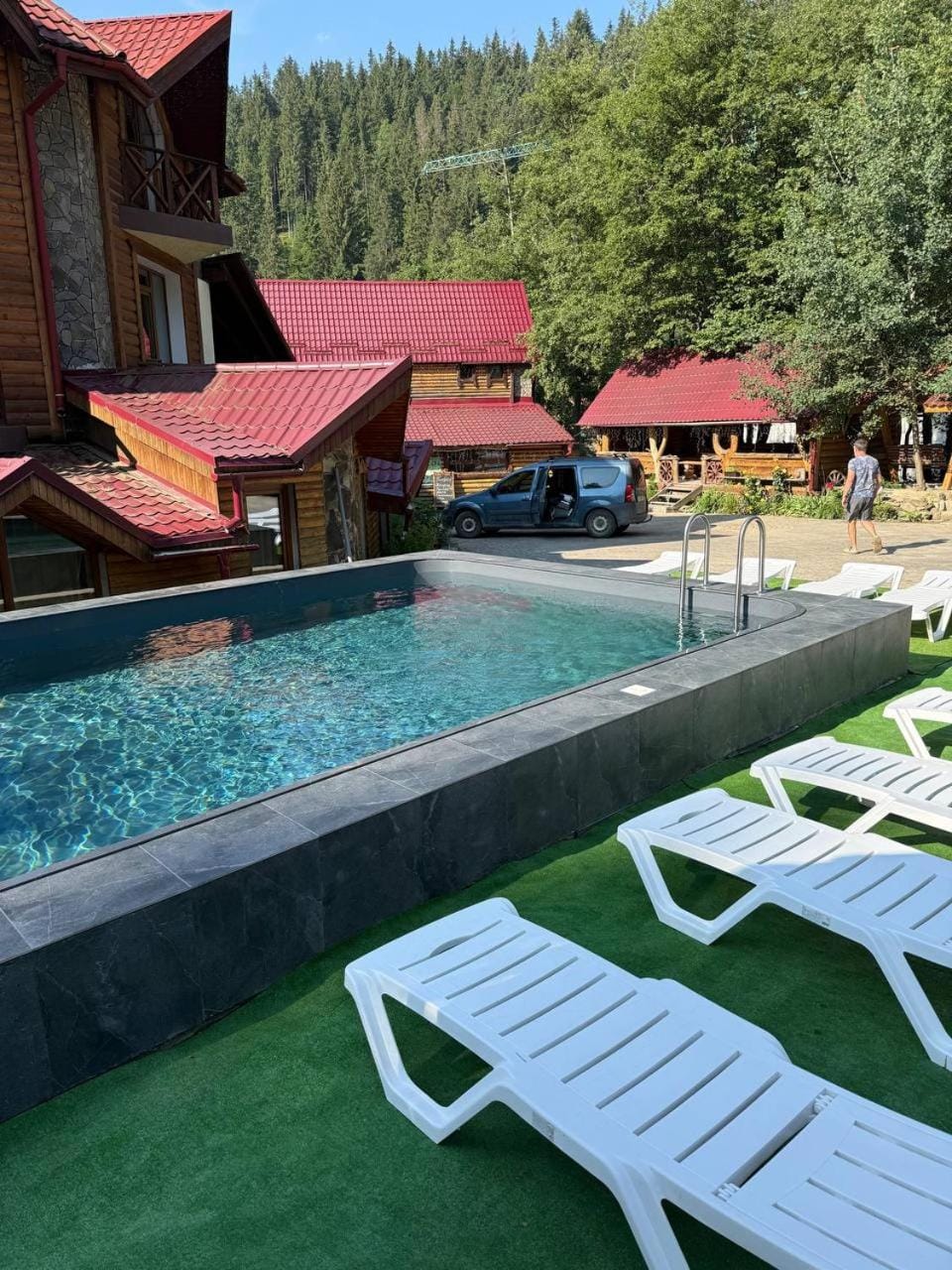 Swimming pool, sunbed