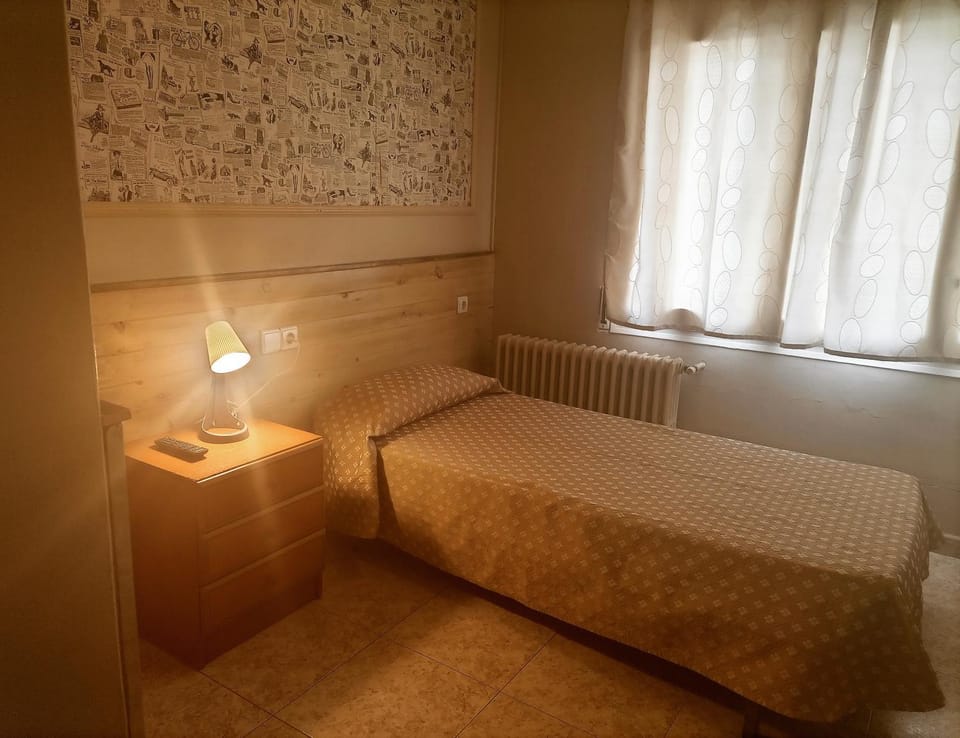 Bathroom, TV and multimedia, City view