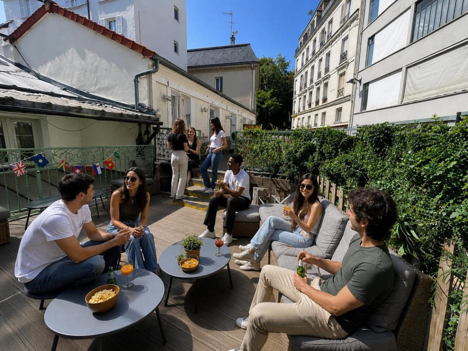 Le Village Montmartre Hostel in Paris
