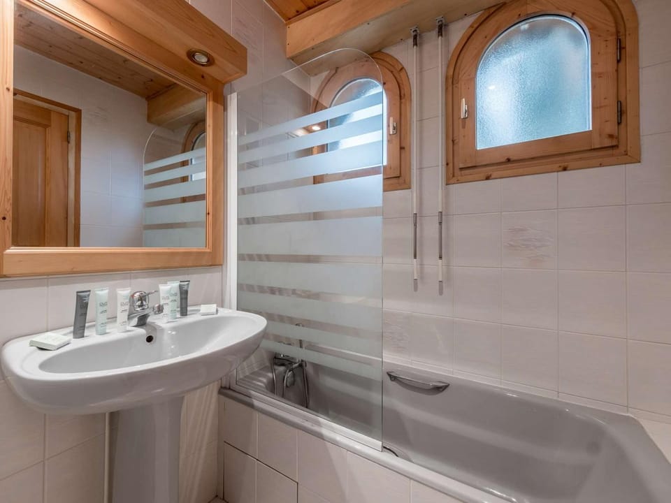 Duplex spacieux à Courchevel 1850 - 8 pers, pieds des pistes, cheminée, garage, Wifi inclus - FR-1-631-56 Apartment in Saint-Bon-Tarentaise
