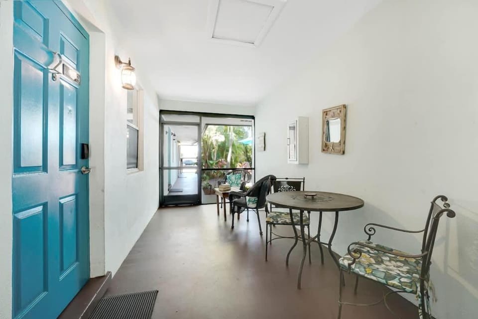 Beach Apart by Dream Vacation unit 2 Apartment in Riviera Beach