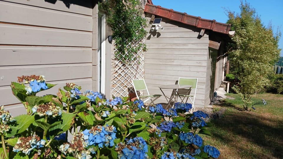 Le gîte du mas avec piscine House in Nouvelle-Aquitaine