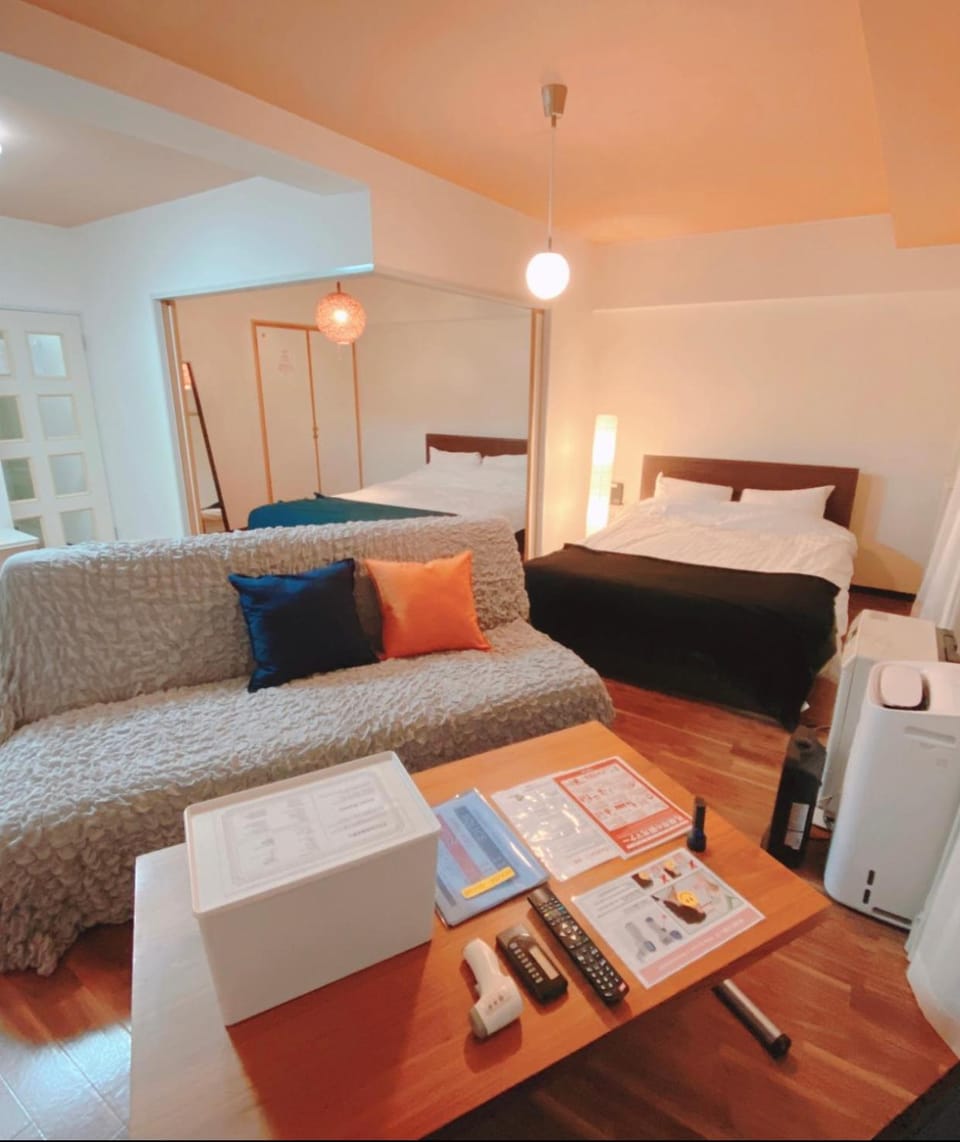Bed, Living room, Photo of the whole room, Dining area, Bedroom, hair dresser