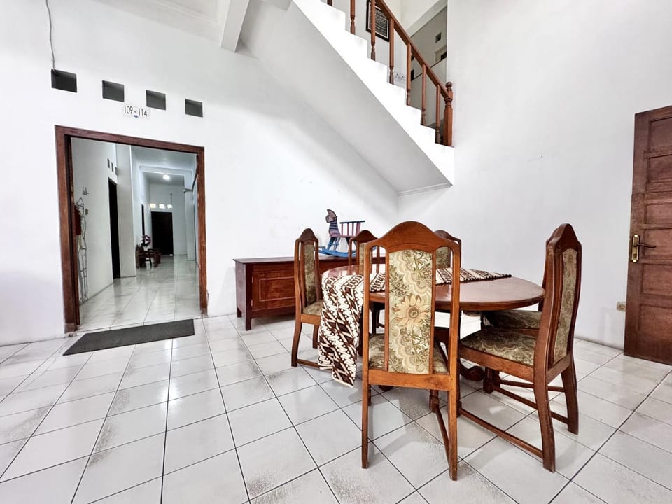 Property building, Communal lounge/ TV room, Dining area