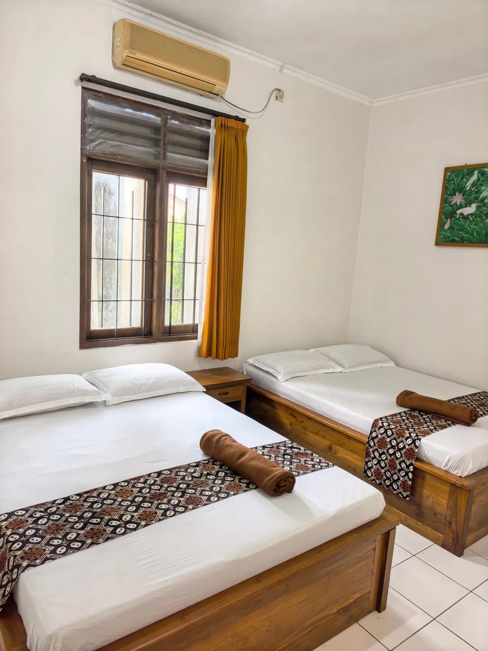 Bed, Photo of the whole room, Bedroom, towels, air conditioner