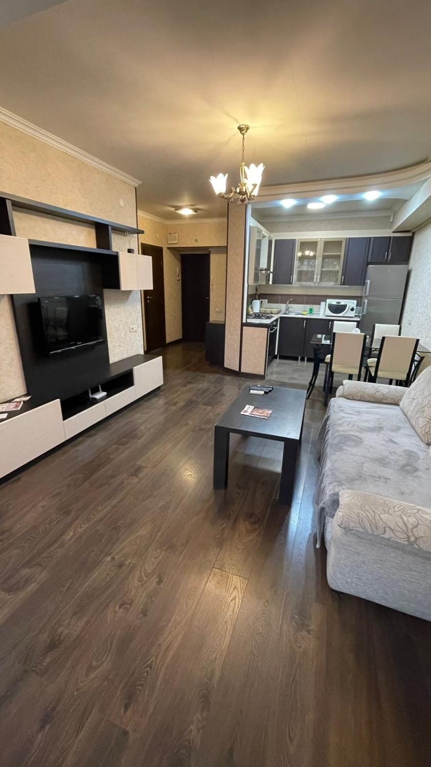 TV and multimedia, Seating area, Dining area, fireplace