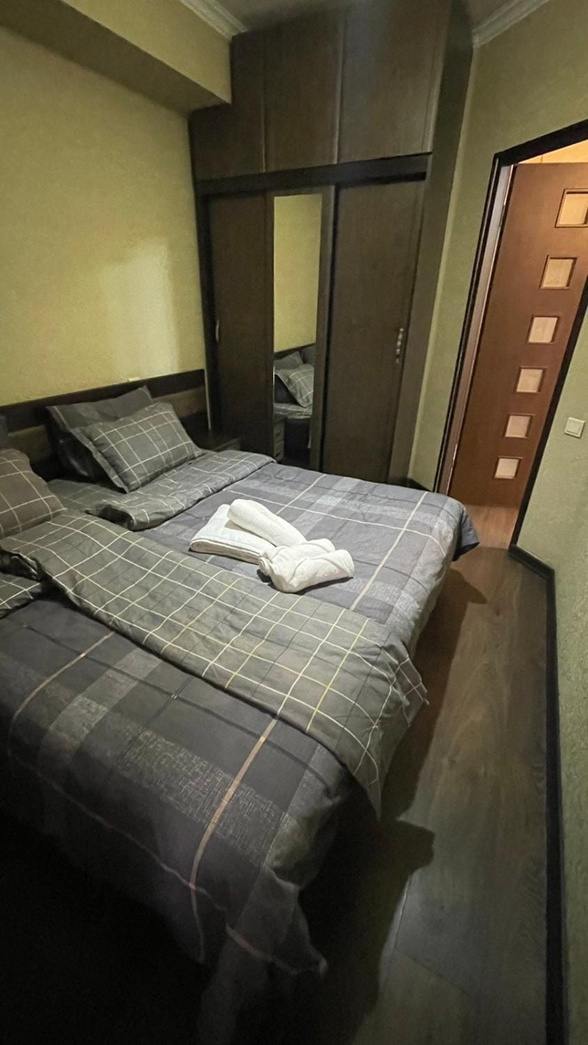 Bed, Bedroom, towels, wardrobe