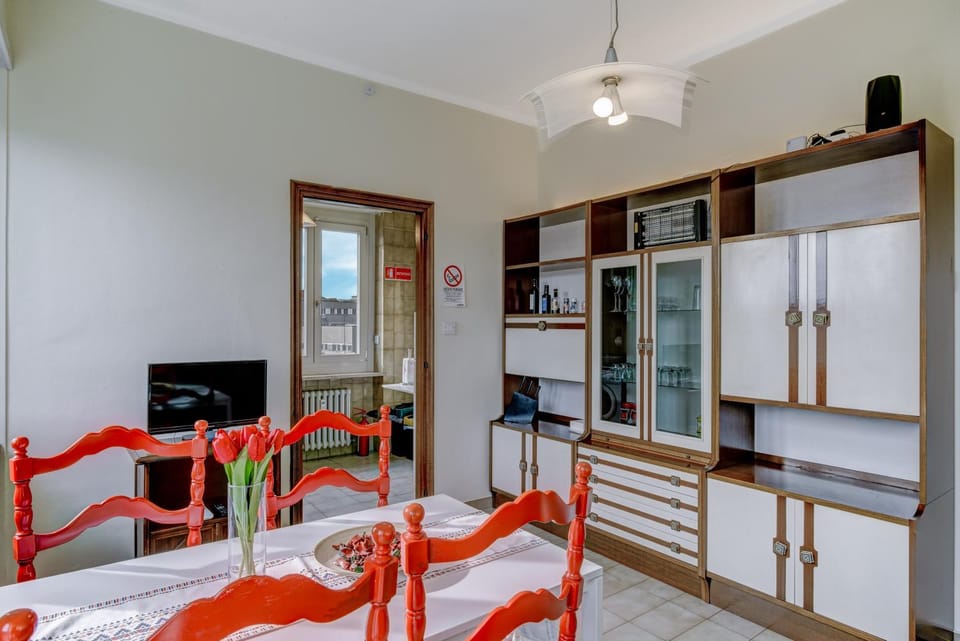 TV and multimedia, Dining area, Lunch