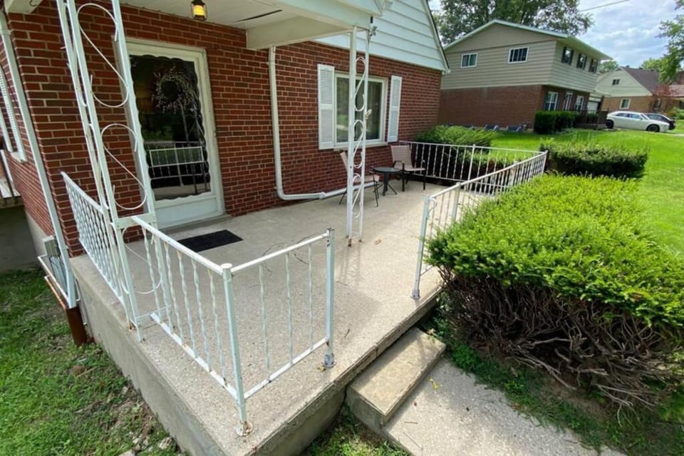 Property building, Balcony/Terrace